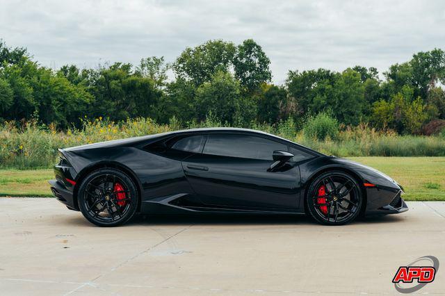 Photo of 2015 Black Lamborghini Huracan