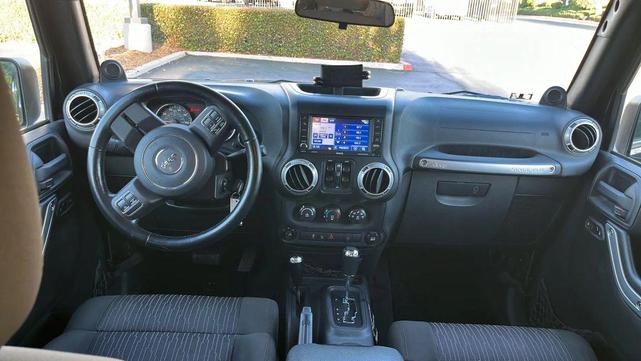 Photo of 2012 Black Clearcoat Jeep Wrangler Unlimited