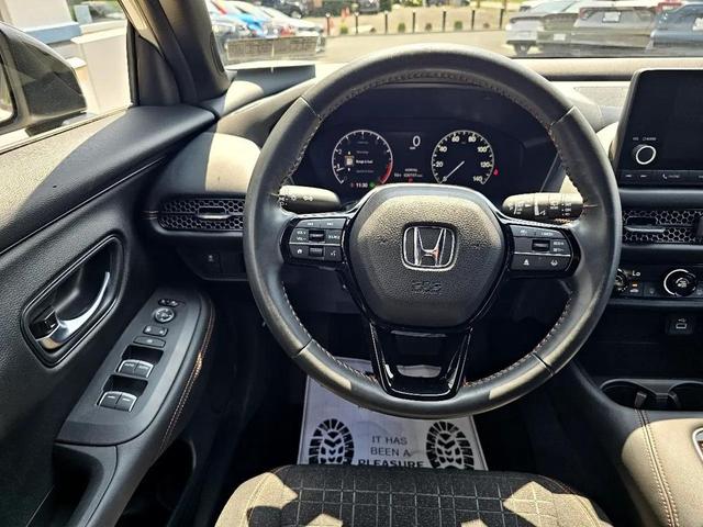 Photo of 2023 Platinum White Pearl Honda HR-V