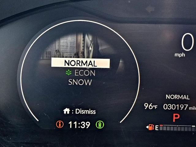 Photo of 2023 Platinum White Pearl Honda HR-V