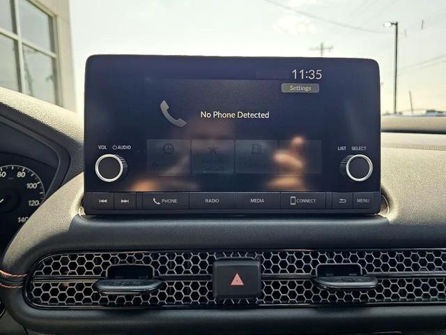 Photo of 2023 Platinum White Pearl Honda HR-V