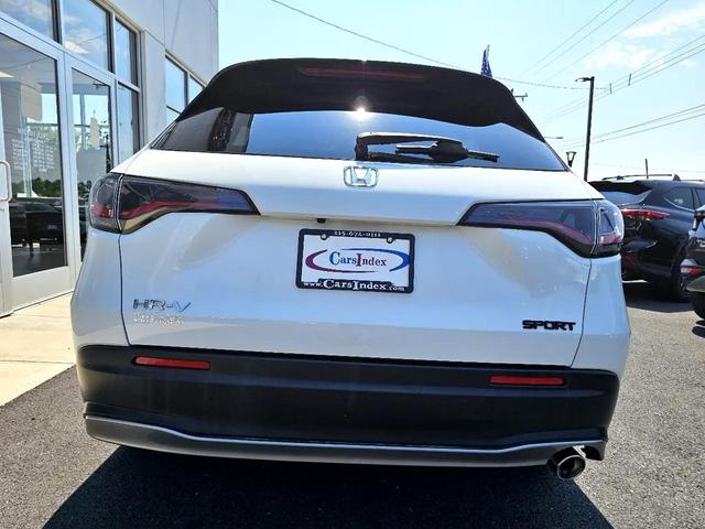 Photo of 2023 Platinum White Pearl Honda HR-V
