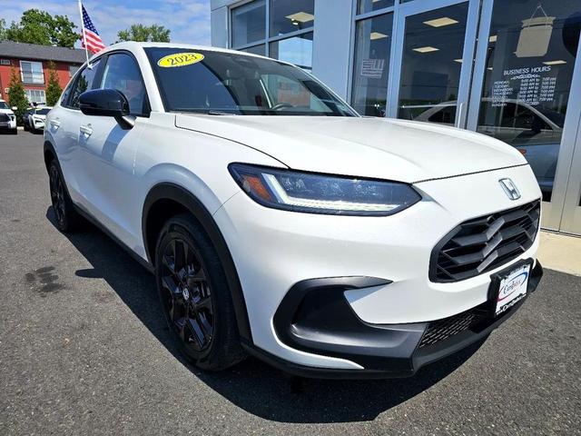 Photo of 2023 Platinum White Pearl Honda HR-V