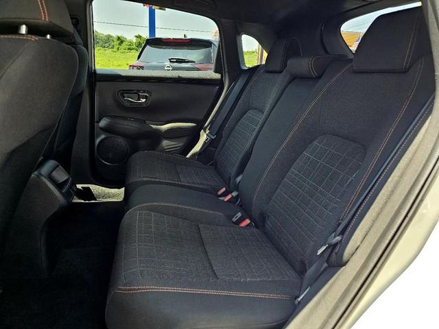 Photo of 2023 Platinum White Pearl Honda HR-V