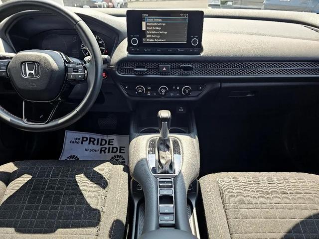 Photo of 2023 Platinum White Pearl Honda HR-V