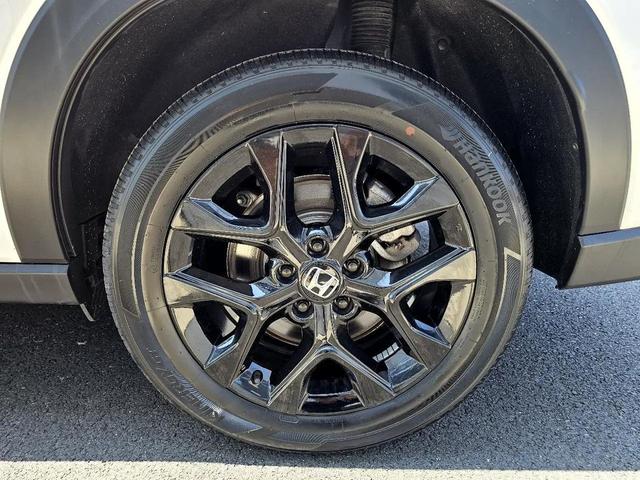 Photo of 2023 Platinum White Pearl Honda HR-V