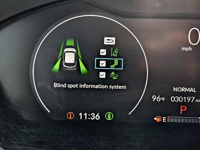 Photo of 2023 Platinum White Pearl Honda HR-V