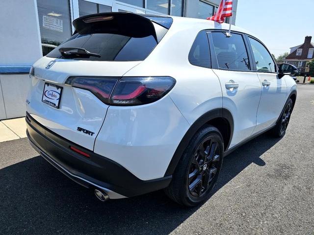 Photo of 2023 Platinum White Pearl Honda HR-V