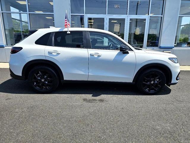 Photo of 2023 Platinum White Pearl Honda HR-V