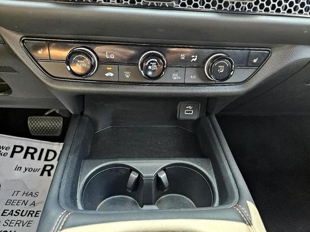 Photo of 2023 Platinum White Pearl Honda HR-V