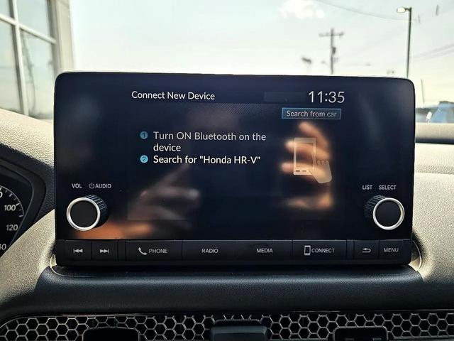 Photo of 2023 Platinum White Pearl Honda HR-V