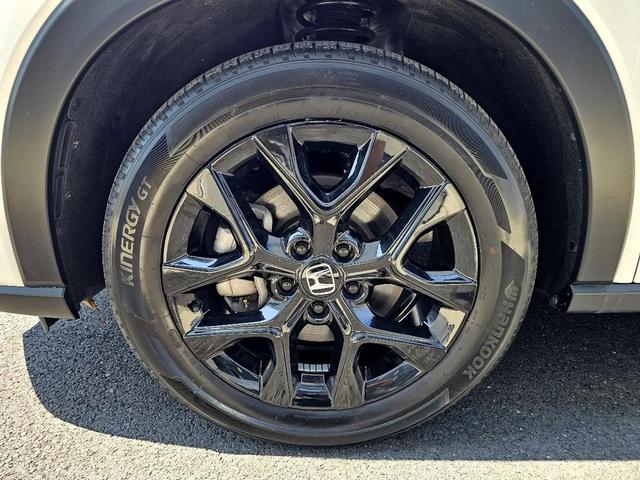 Photo of 2023 Platinum White Pearl Honda HR-V