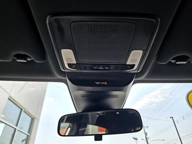 Photo of 2023 Platinum White Pearl Honda HR-V