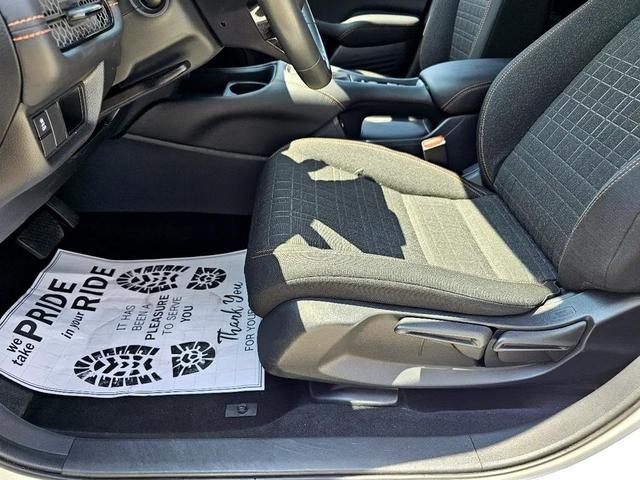 Photo of 2023 Platinum White Pearl Honda HR-V