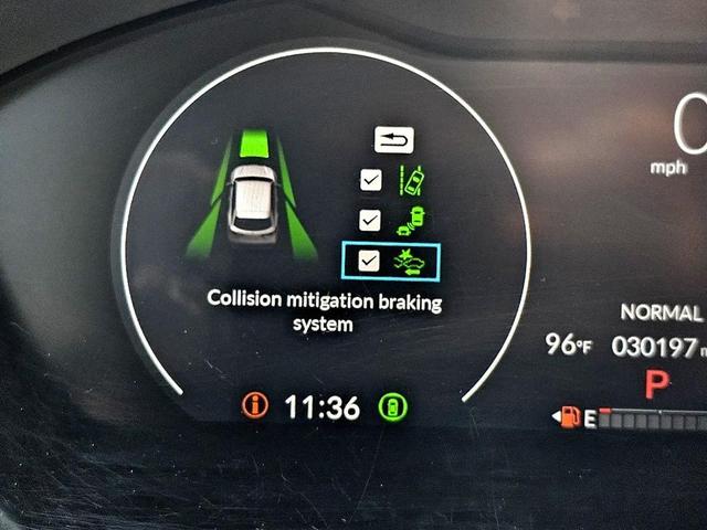 Photo of 2023 Platinum White Pearl Honda HR-V