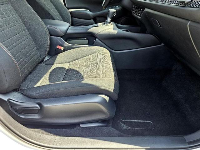 Photo of 2023 Platinum White Pearl Honda HR-V
