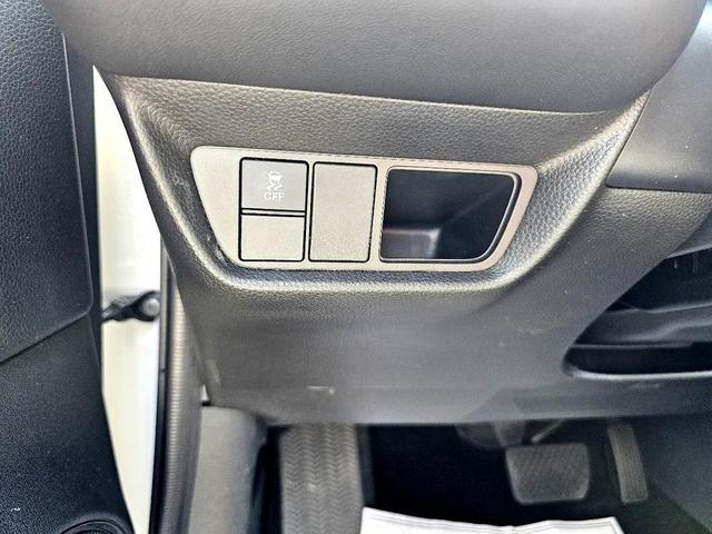 Photo of 2023 Platinum White Pearl Honda HR-V