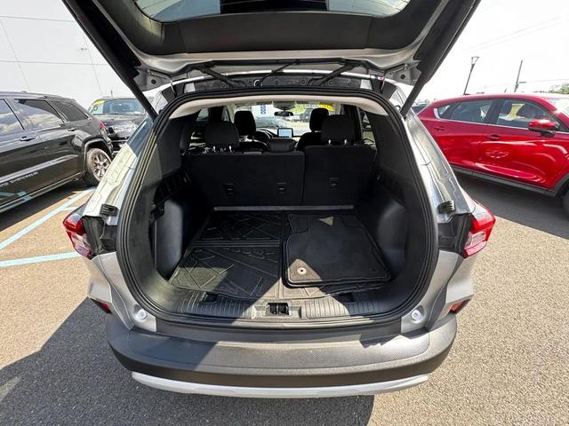 Photo of 2024 Iconic Silver Metallic Ford Escape