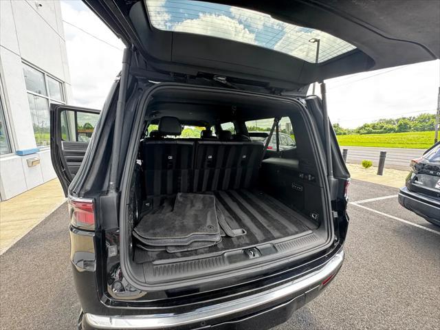 Photo of 2023 Diamond Black Crystal Pearlcoat Jeep Wagoneer L