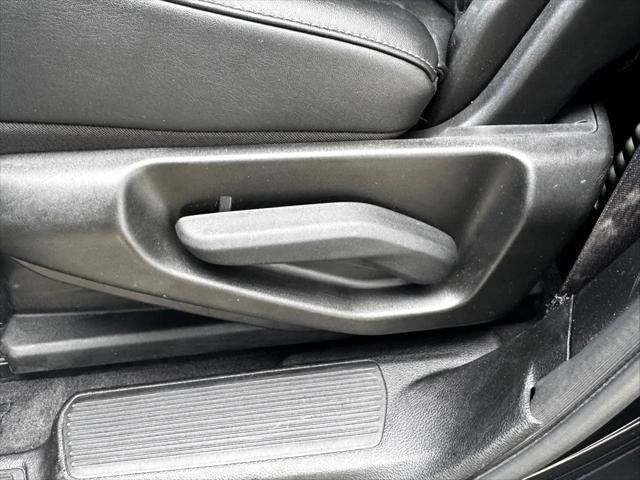 Photo of 2023 Diamond Black Crystal Pearlcoat Jeep Wagoneer L