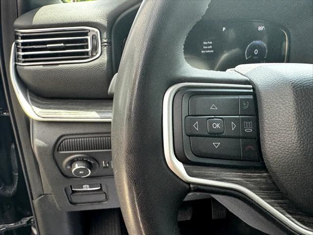 Photo of 2023 Diamond Black Crystal Pearlcoat Jeep Wagoneer L