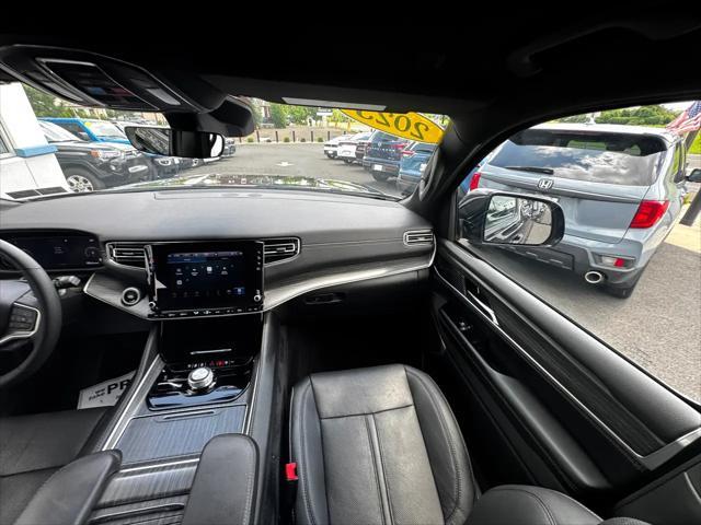 Photo of 2023 Diamond Black Crystal Pearlcoat Jeep Wagoneer L