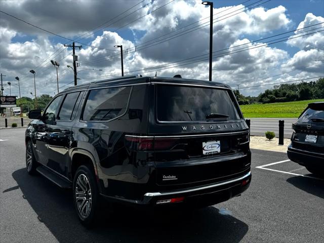 Photo of 2023 Diamond Black Crystal Pearlcoat Jeep Wagoneer L