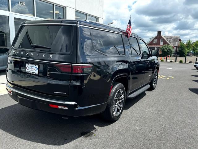 Photo of 2023 Diamond Black Crystal Pearlcoat Jeep Wagoneer L