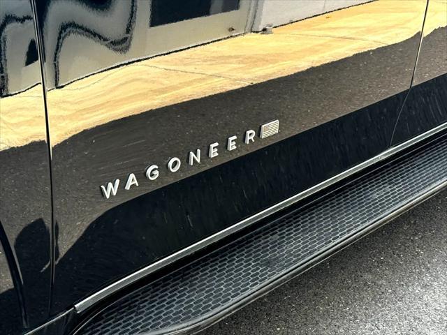 Photo of 2023 Diamond Black Crystal Pearlcoat Jeep Wagoneer L