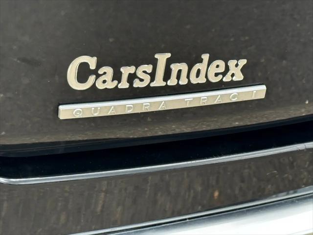 Photo of 2023 Diamond Black Crystal Pearlcoat Jeep Wagoneer L