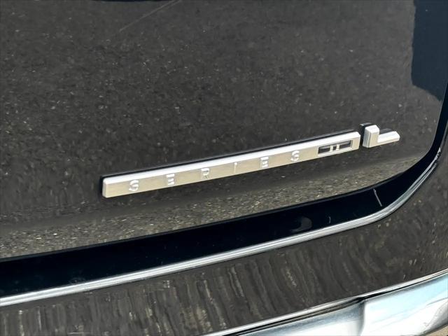 Photo of 2023 Diamond Black Crystal Pearlcoat Jeep Wagoneer L
