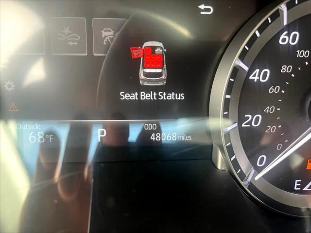 Photo of 2023 Midnight Black Metallic Toyota Highlander