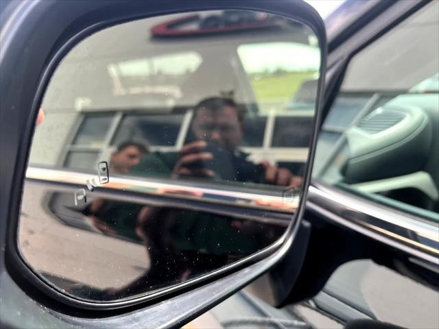 Photo of 2023 Midnight Black Metallic Toyota Highlander