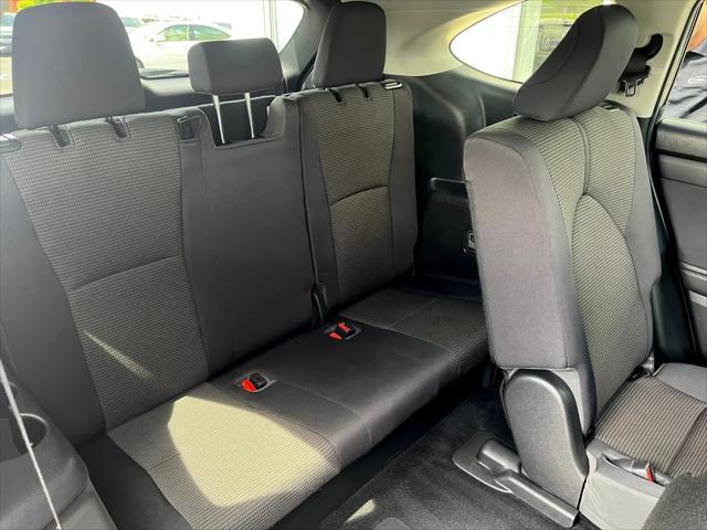 Photo of 2023 Midnight Black Metallic Toyota Highlander