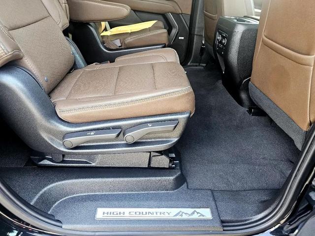 Photo of 2023 Black Chevrolet Suburban