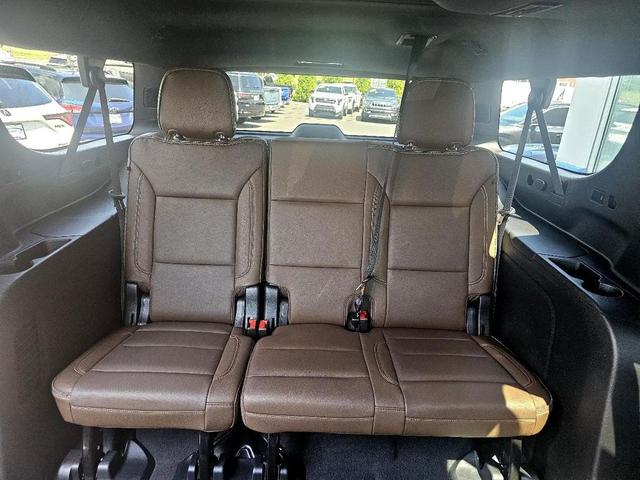 Photo of 2023 Black Chevrolet Suburban