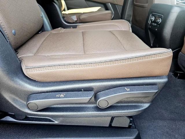 Photo of 2023 Black Chevrolet Suburban