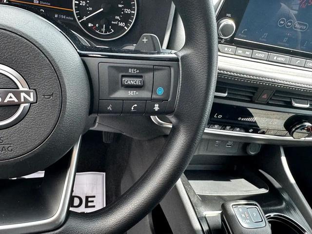Photo of 2023 Super Black Nissan Rogue
