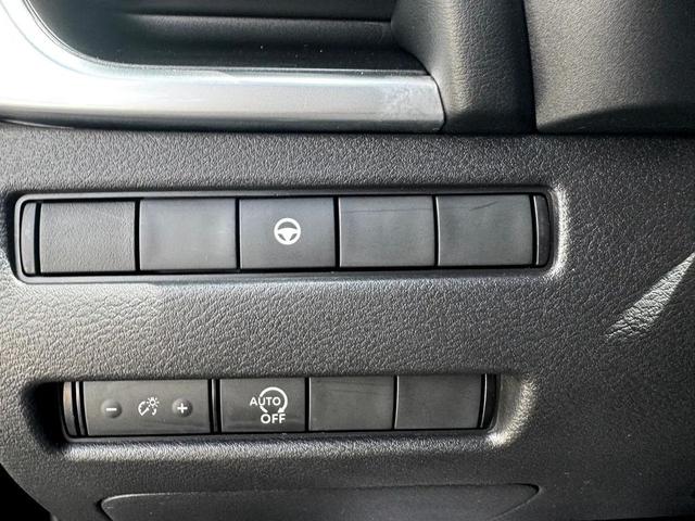 Photo of 2023 Super Black Nissan Rogue