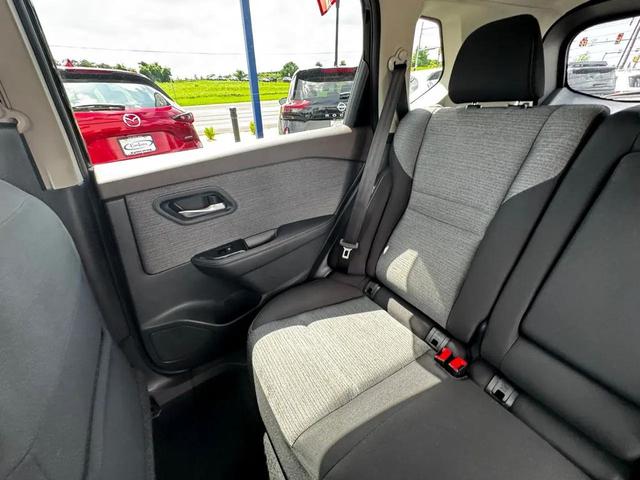 Photo of 2023 Super Black Nissan Rogue