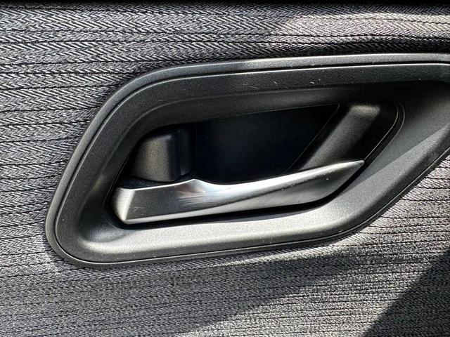 Photo of 2023 Super Black Nissan Rogue