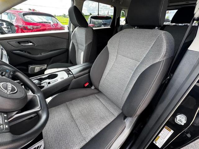 Photo of 2023 Super Black Nissan Rogue