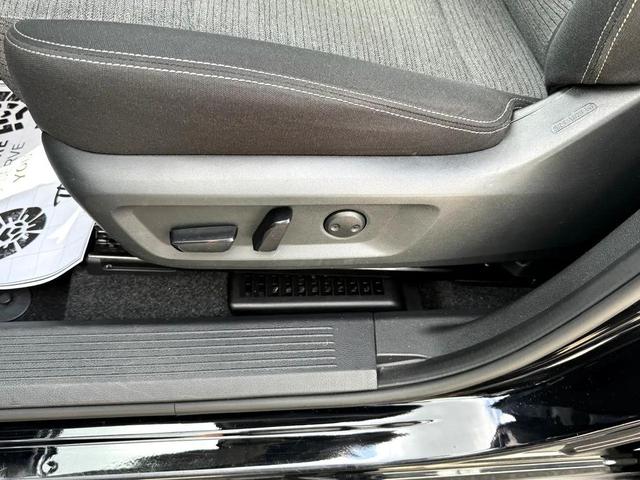 Photo of 2023 Super Black Nissan Rogue