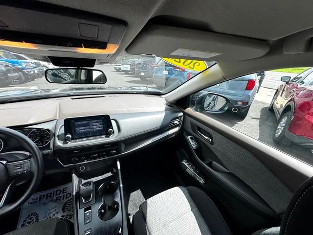Photo of 2023 Super Black Nissan Rogue