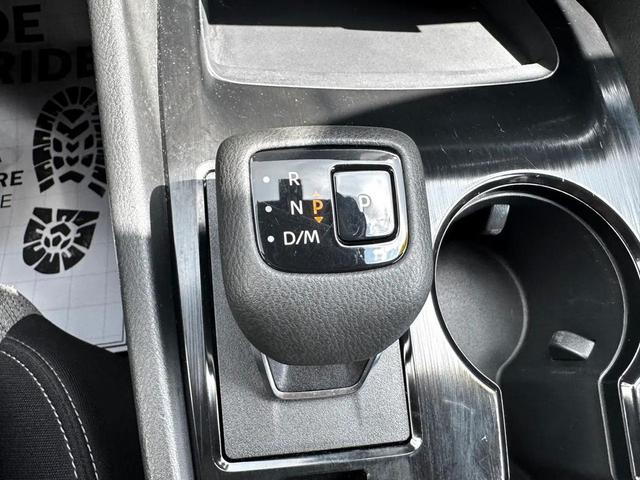 Photo of 2023 Super Black Nissan Rogue