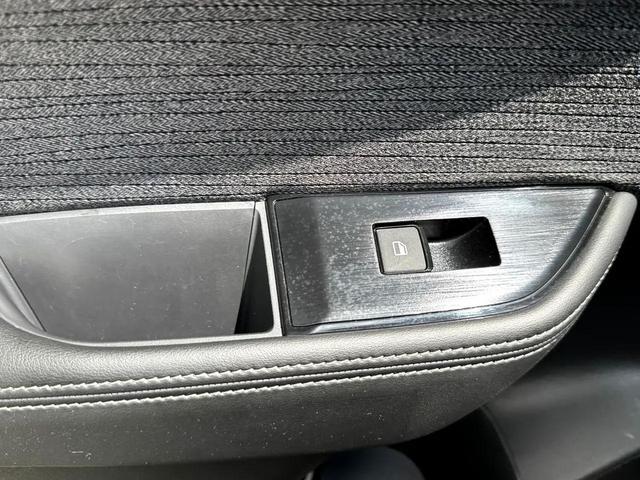 Photo of 2023 Super Black Nissan Rogue