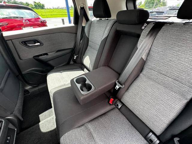 Photo of 2023 Super Black Nissan Rogue