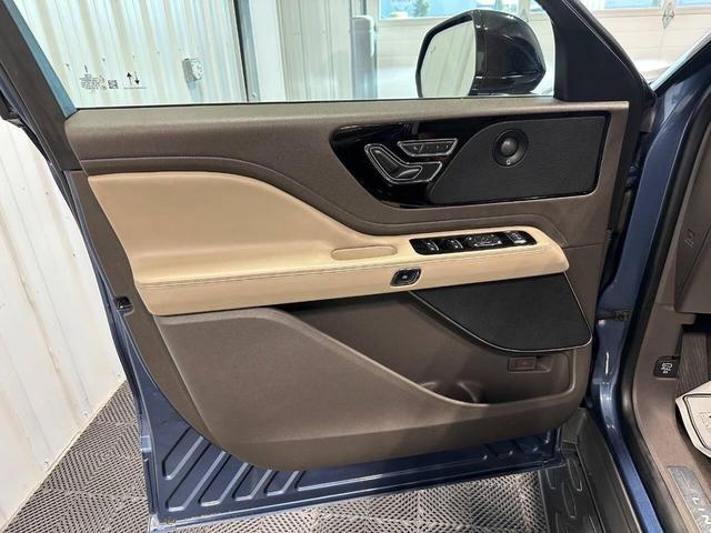 Photo of 2020 Blue Diamond Lincoln Aviator