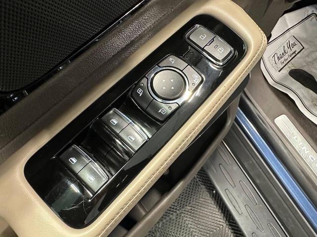 Photo of 2020 Blue Diamond Lincoln Aviator
