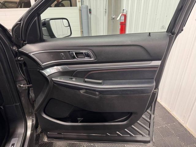 Photo of 2017 Magnetic Ford Explorer